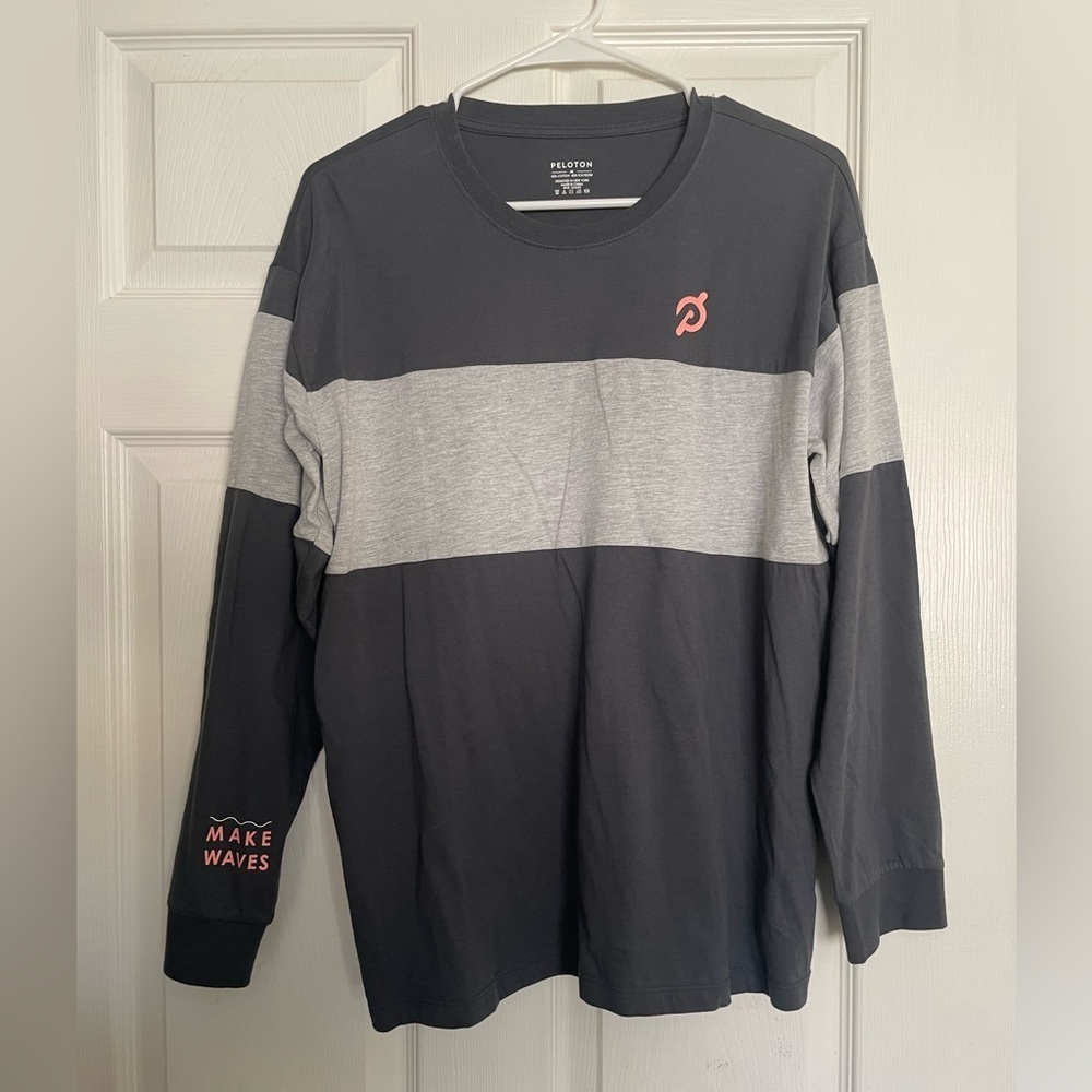 Peloton Tones of Grey Charcoal Long Sleeve Shirt with Pink Womens Size Medium